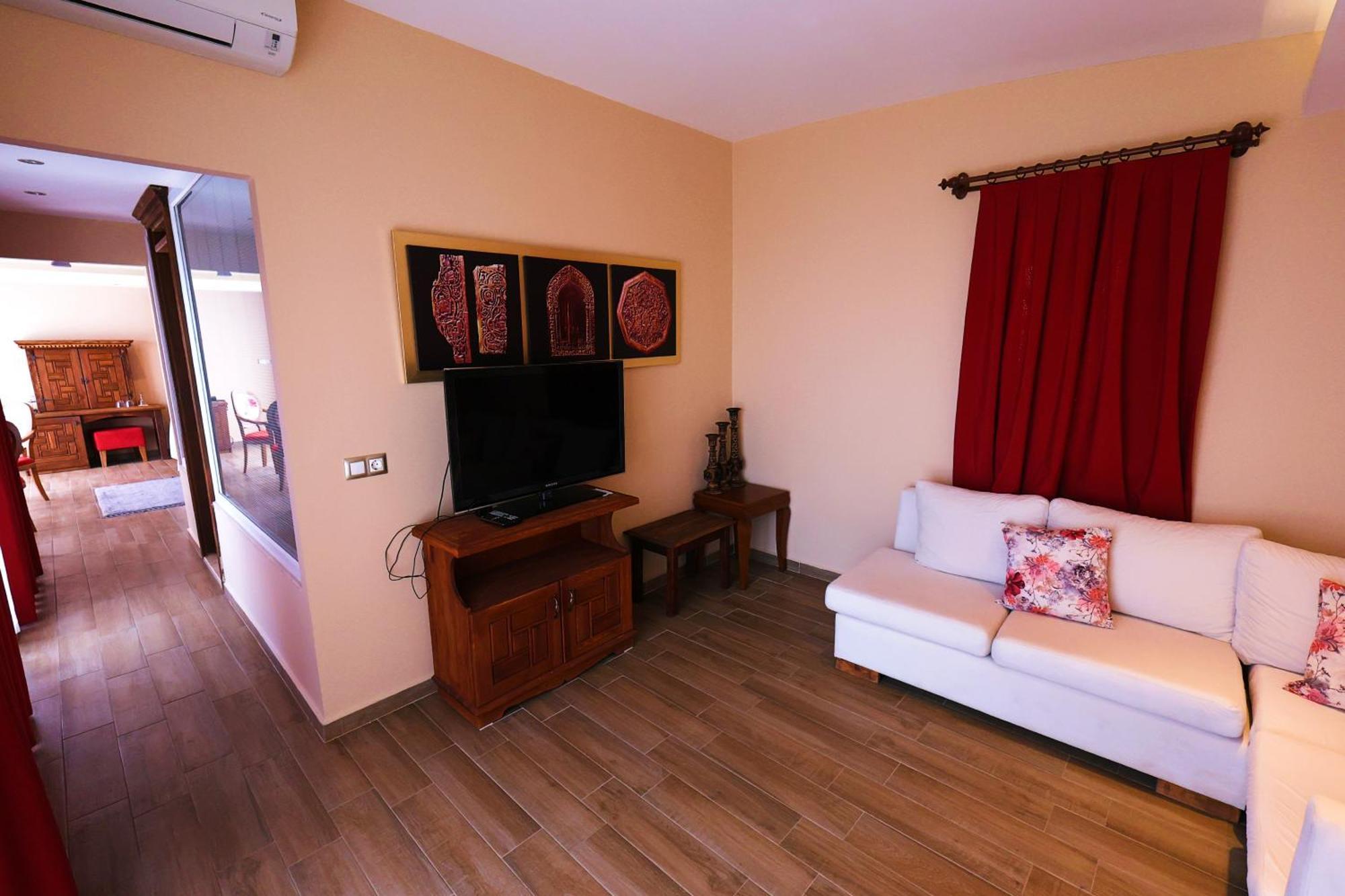 Lissiya Hotel Faralya Luaran gambar
